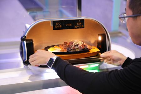 Contactless food delivery